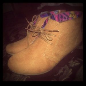 Sueded lace-up ankle booty