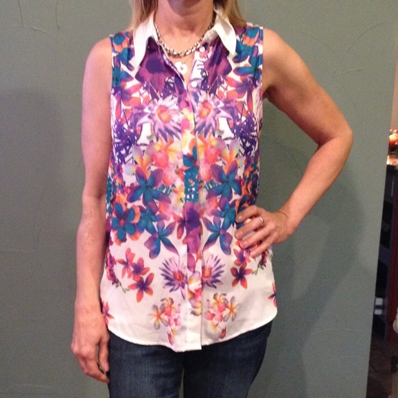 Button down sleeveless blouse