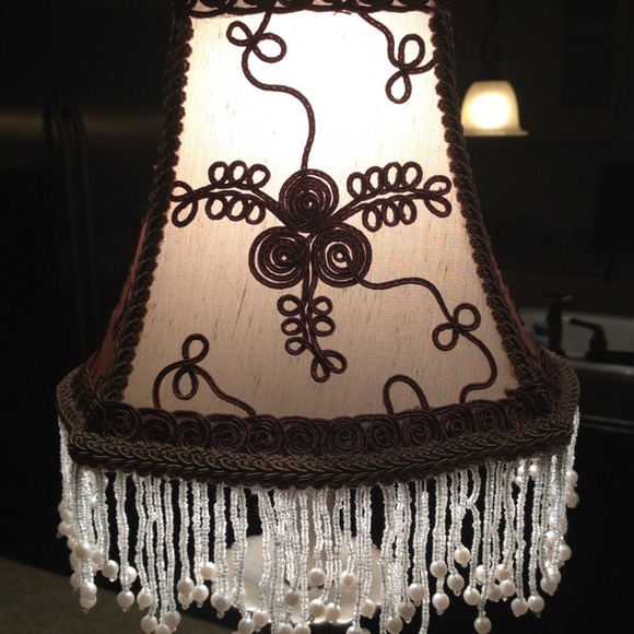 Handcrafted Victorian lampshade - Picture 2 of 3