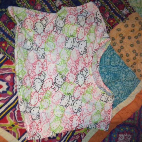 Hello kitty cropped shirt