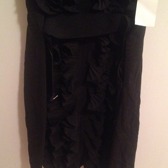 Dress - Picture 3 of 4