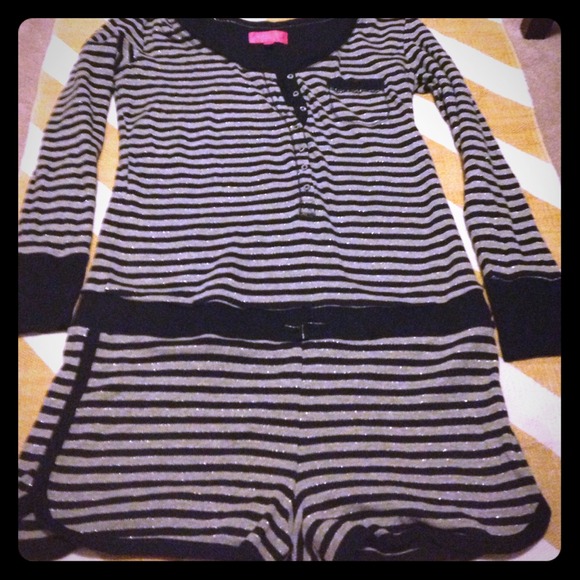 🔲VS sexy black, grey and silver romper🔲