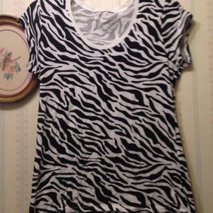 Zebra graphic tee