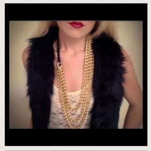 Its all that rage layering necklace from HRH.