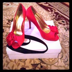 Nine West Lilyao Red Satin peep toe pumps