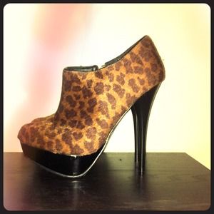 ✨Brand New✨ Leopard Print heels