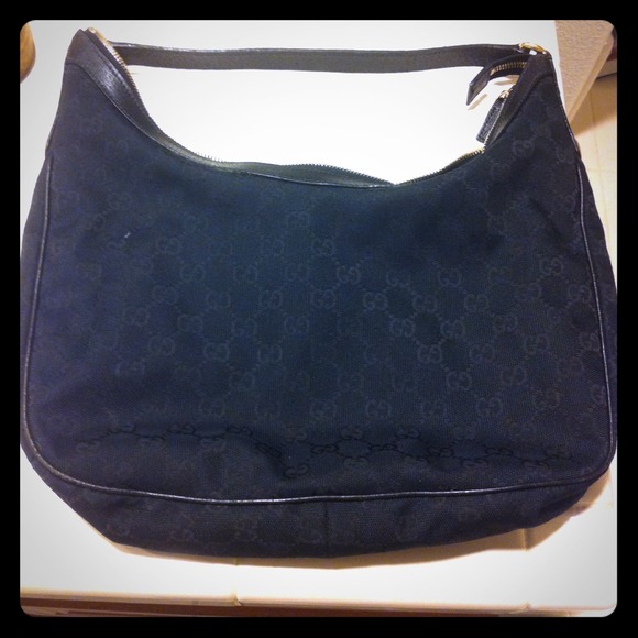 Classic 💯Authentic Gucci purse