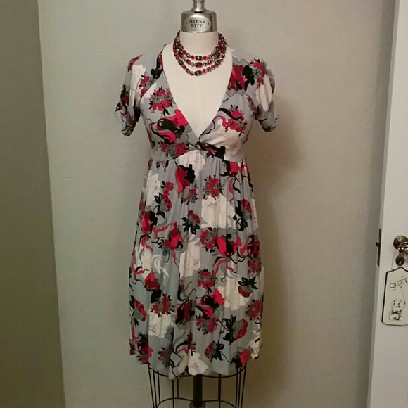 printed V neck knit dress