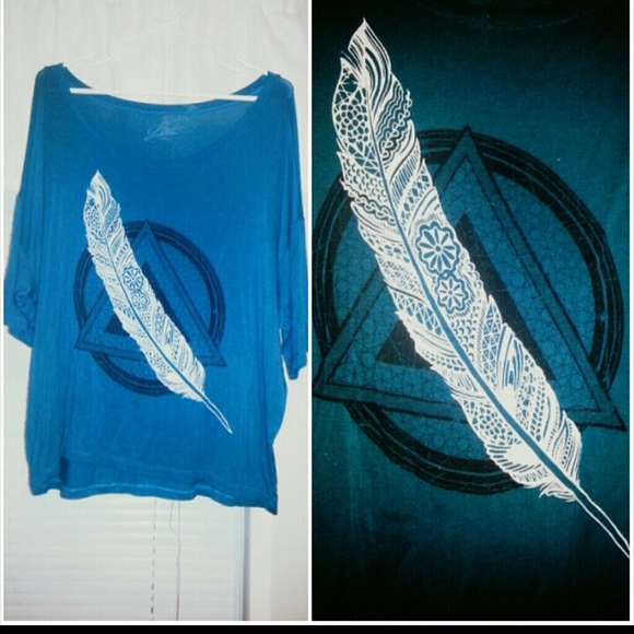 **SOLD SOLD SOLD** Teal Geometric Feather Top