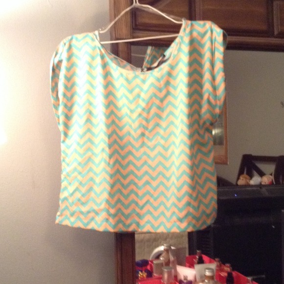 Chevron crop top - Picture 1 of 2
