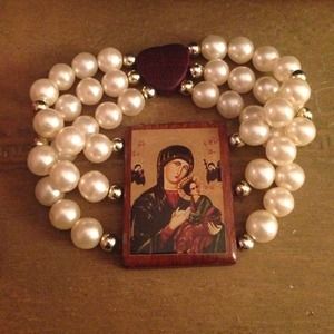 Pearl holy bracelet