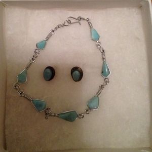 Earring and necklace set