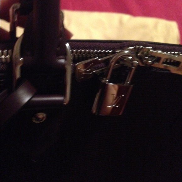 !Auth. Louis Vuitton epi alma pm in quetsche - Picture 2 of 4