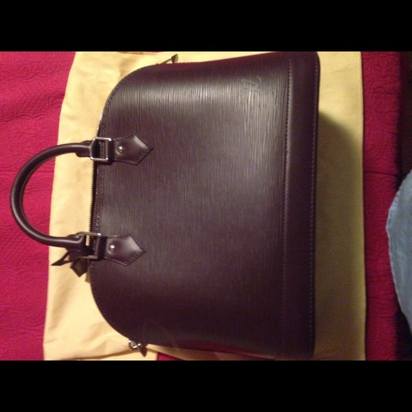 !Auth. Louis Vuitton epi alma pm in quetsche - Picture 3 of 4