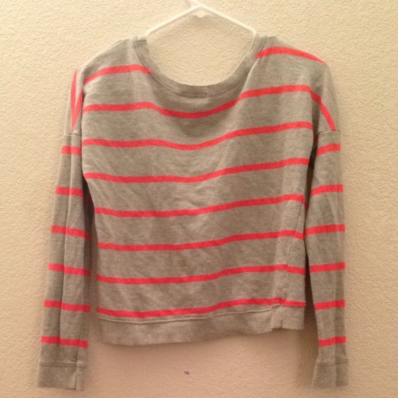 Charlotte Russe Cropped Pullover Sweater in Grey - Picture 2 of 3