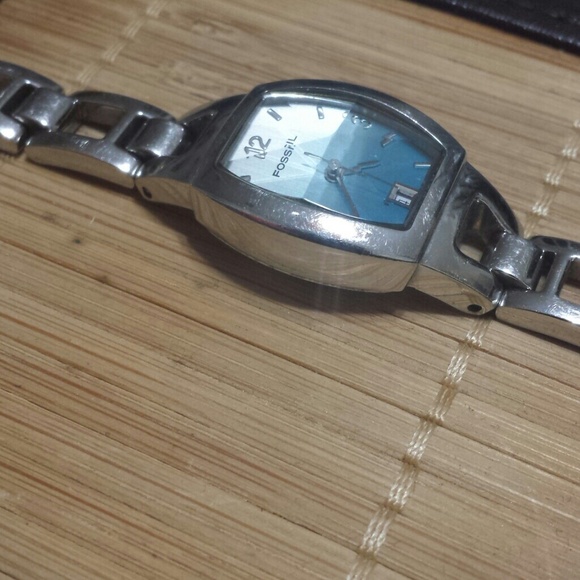 FOSSIL WATCH - Picture 2 of 3