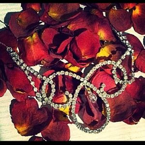 Short beautiful necklace