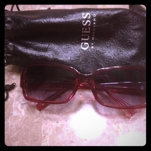 ✨GUESS PINK SUNGLASSES✨