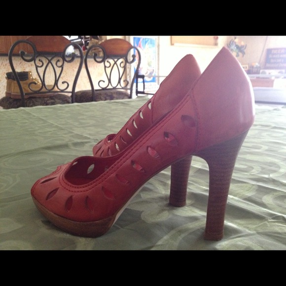 Red Pumps