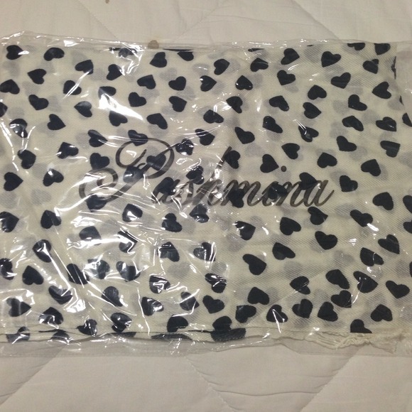 Perfect Pashmina scarf black & white ❤️❤️❤️