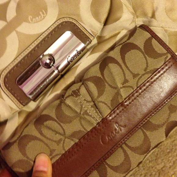 SoldAuthentic coach purse+wallet get both for $110 - Picture 2 of 4