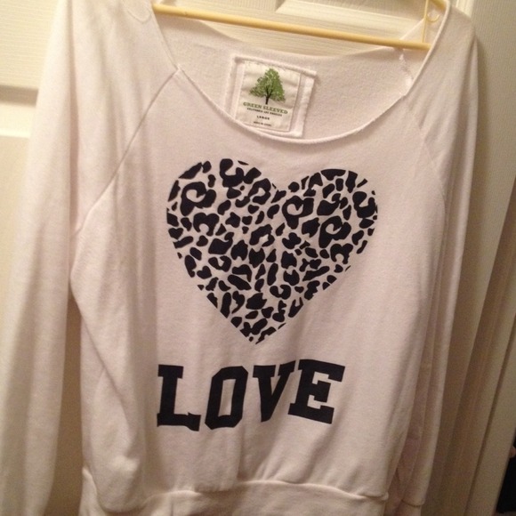 🚫sold in bundle🚫White LOVE top