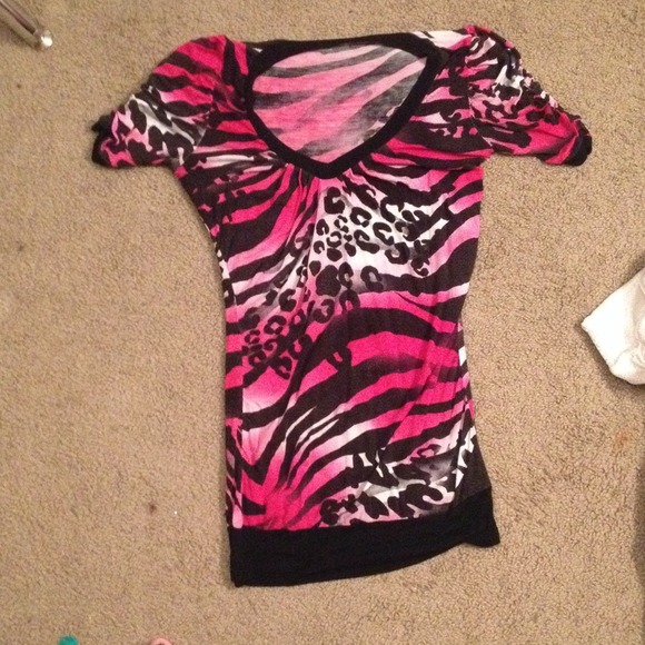 pink and black shirt!