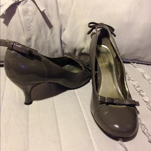 Great round toe heels