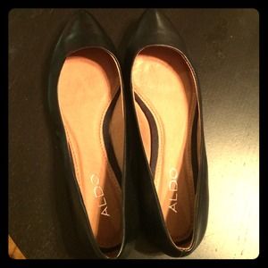 Aldo pointed flats!