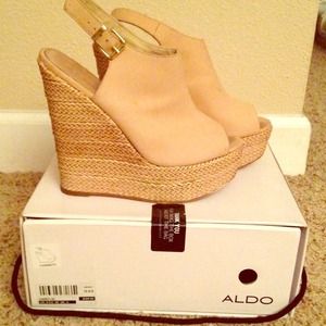 Genuine leather Aldo wedges.