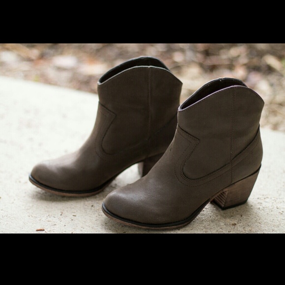 Rocket Dog Cowgirl Boots - Picture 3 of 4