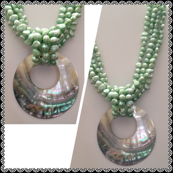 Green Pearl Twist Necklace with Shell Pendant
