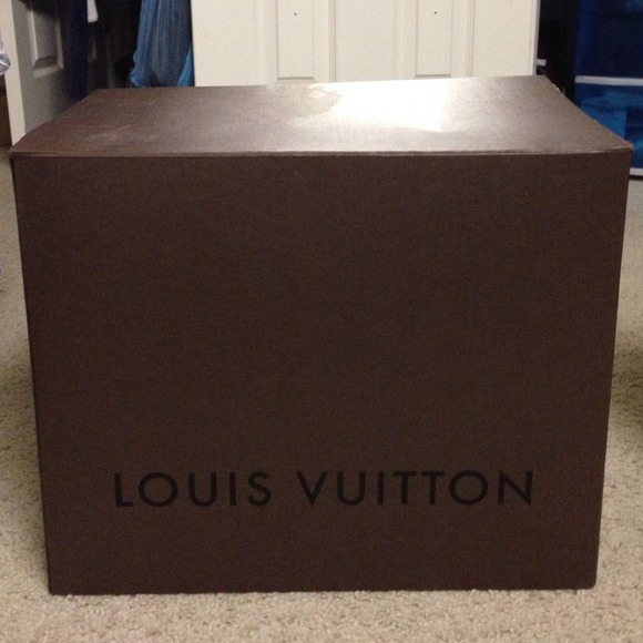 L💢SOLD💢ouis Vuitton Box Authentic