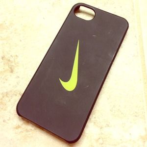 🚫TRADED🚫 Black and green Nike iPhone 5 case!