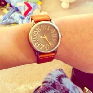 🚫TRADED🚫Brown leather vintage looking watch