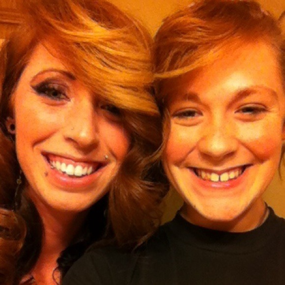 BUNDLES AND DISCOUNTS! FOLLOW MY SISTER! - Picture 2 of 4