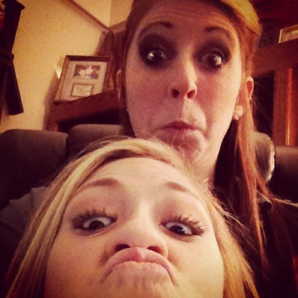 BUNDLES AND DISCOUNTS! FOLLOW MY SISTER! - Picture 3 of 4