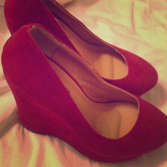 Red wedges