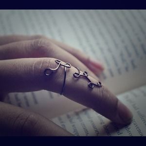 Gunmetal Bronze Climbing Vine Ring