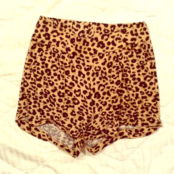 🔺SOLD🔺Cheetah print shorts