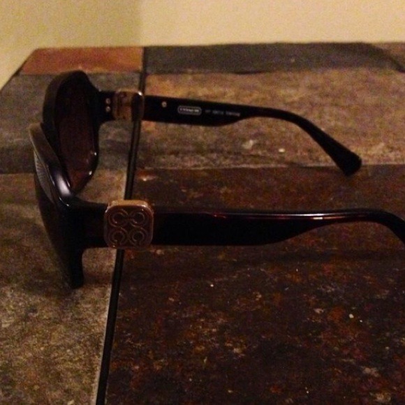 Coach Sunglasses - Picture 4 of 4