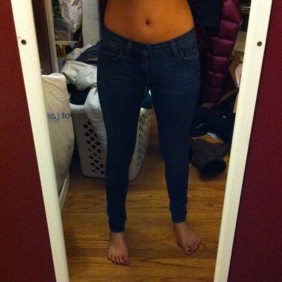 7 For All Man Kind super skinny jeans. size 24.