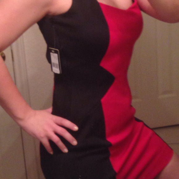 *SALE* Guess black & red colorblocked mini dress - Picture 4 of 4