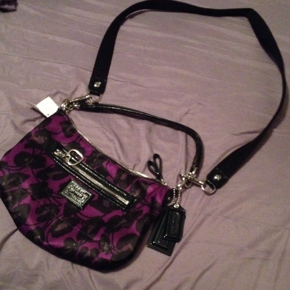 Authentic coach purse used 1 time very nice