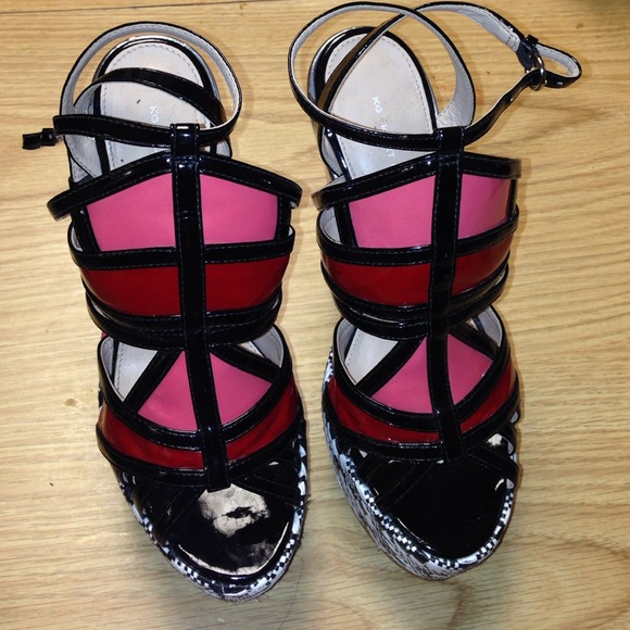 Worn once - Picture 1 of 3