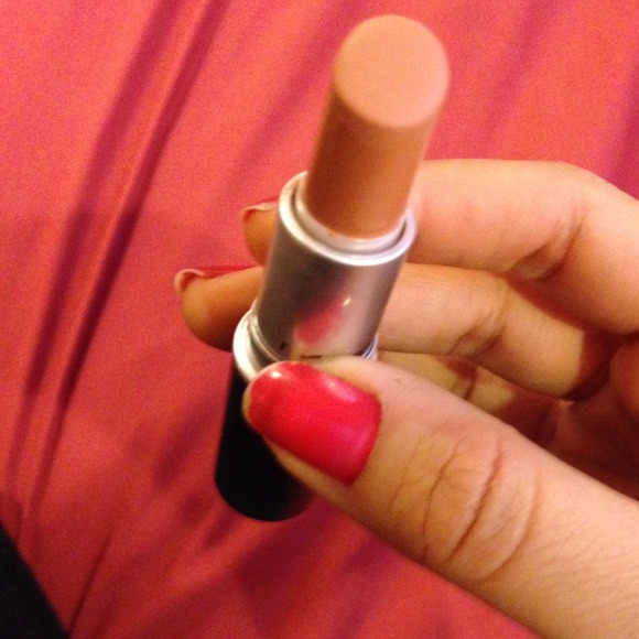 MAC nude lipstick (limited edition)