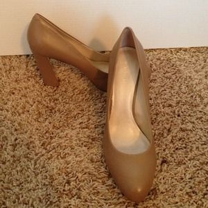 Nine West nude pumps *never worn*