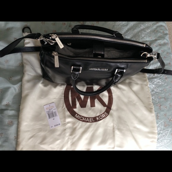 Brand NEW Michael Kors Bedford Large Black Tote