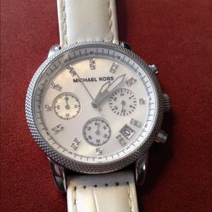 ☀️SOLD☀️mother of pearl michael kors watch