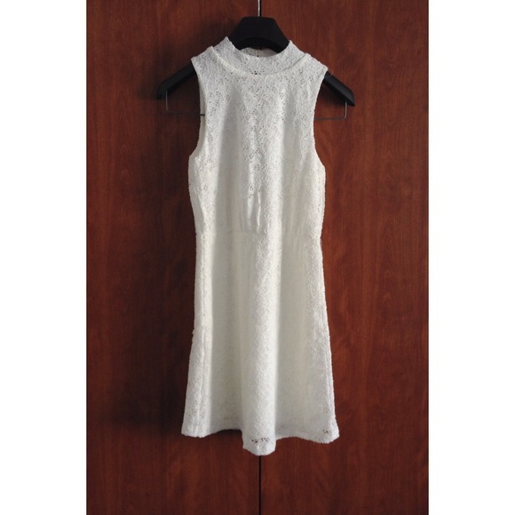 REDUCED ❗️ Cream Floral Cut-Out Back Dress